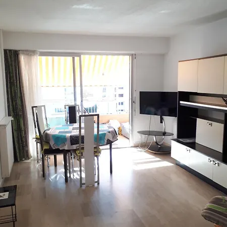 Apartment Golfe-juan Proche Plage, Centre Et Gare