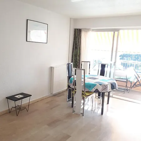 Apartment Golfe-juan Proche Plage, Centre Et Gare