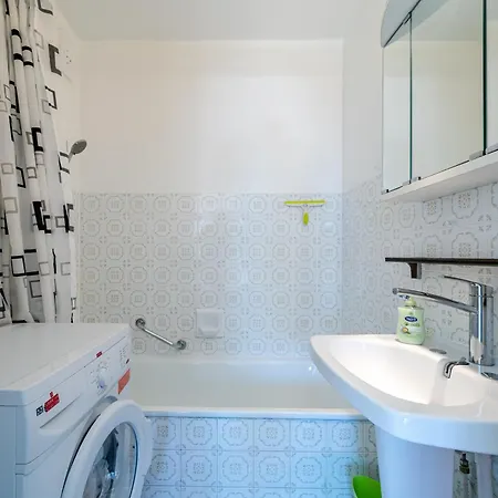 Apartment Golfe-juan Proche Plage, Centre Et Gare *